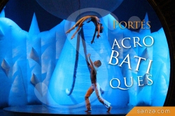 Portés Acrobatiques | RueduSpectacle.com